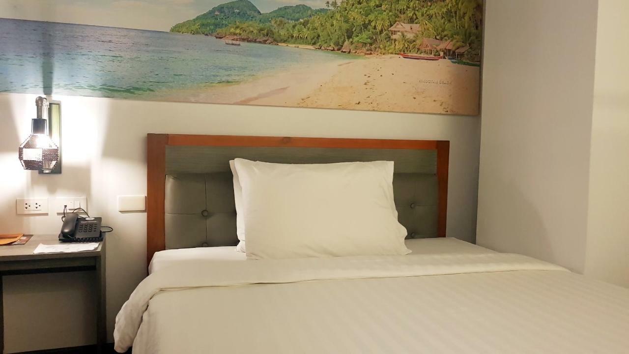 Gq Plaza Hotel Kalibo Exterior foto
